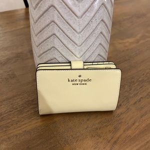 NWT Kate Spade Leather Staci Wallet in Lemon Color